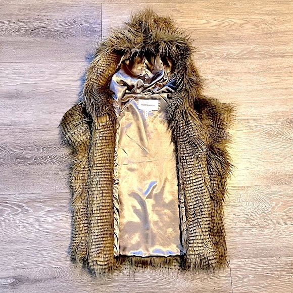 BCBGENERATION โข Faux-Fur Hooded Vest โข Size XS-Small โข Brown, Golden, Tan, Cream - Picture 2 of 16